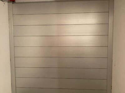 Paratia a doghe antiallagamento modello MOD installata a Mantova, Lombardia. Installazione paratia a doghe antiallagamento modello MOD a Mantova