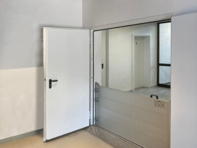 Cancello antiallagamento modello GATE installato a Rosenheim, Baviera (Germania). Installazione cancello antiallagamento RAPID modello GATE a Rosenheim