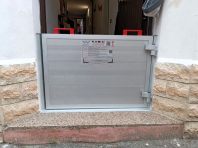 Cancello antiallagamento RAPID modello GATE installato a Lesmo, Monza e Brianza. Installazione cancello antiallagamento modello GATE a Lesmo